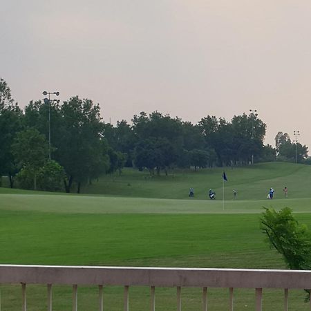 Raya Golf Course Resort Лахор Екстериор снимка